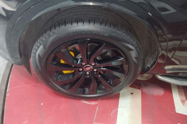 Used Land Rover Discovery Sport New Energy 2022 Facelifted P300e Plug-in Hybrid Electric Version
