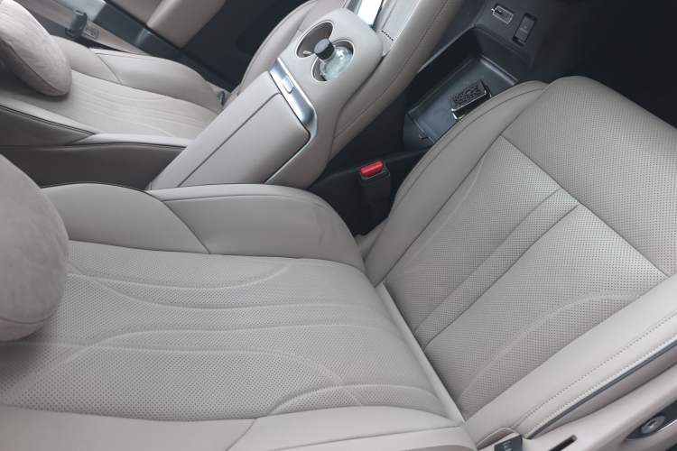 Used XPeng X9 2025 740 Ultra-Long Range Max