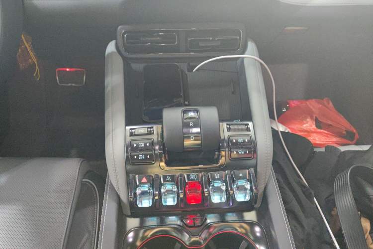 Used Formula Leopard Leopard 5 2023 Navigator Edition
