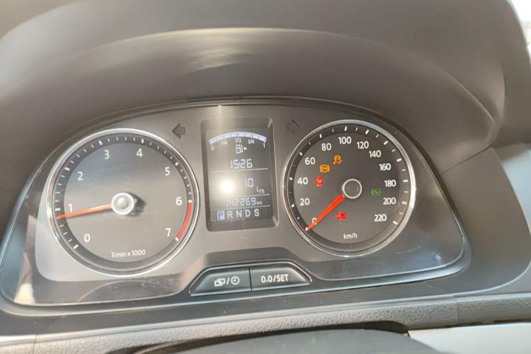Used Volkswagen Lavida 2013 1.6L Automatic Luxury Edition Instrument Cluster