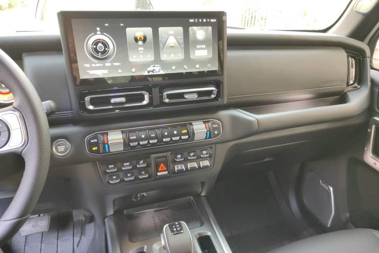 Used 212 T01 2024 2.0T Mechanic