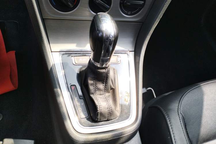 Used Volkswagen Lavida 2013 Restyled Classic 1.6L Automatic Comfort Edition