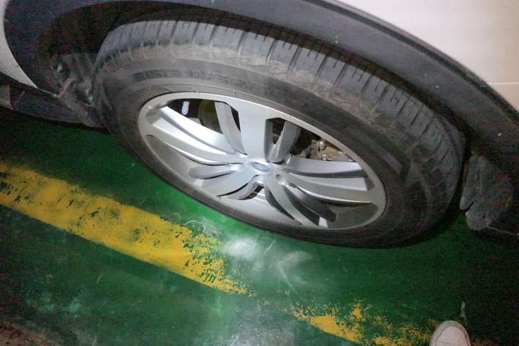 Used Haval H6 2019 Red Label 1.5 GDIT Automatic Luxury Smart Connectivity Edition Right Front Wheel Hub