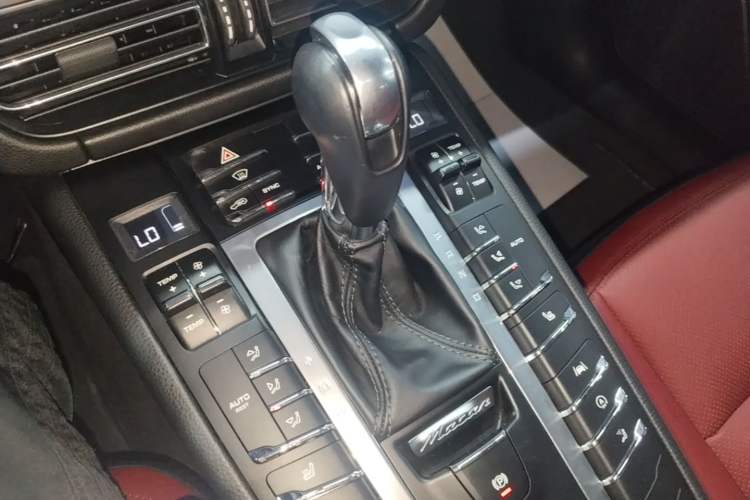 Used Porsche Macan 2018 Macan 2.0T Gear Lever
