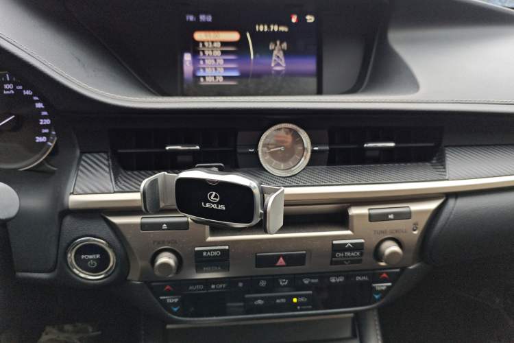 Used Lexus ES 2015 300h Comfort Edition
