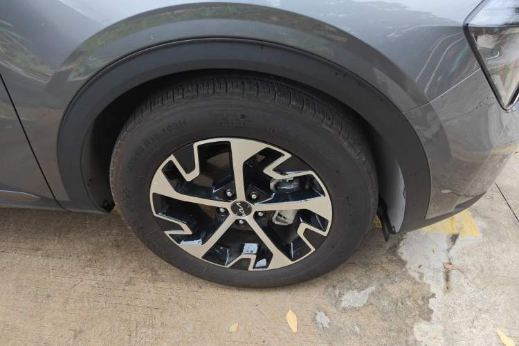 Used Kia Sportage (Chinese Domestic Model) 2025 1.5T Two-Wheel Drive Prestige Smart Enjoyment Version
