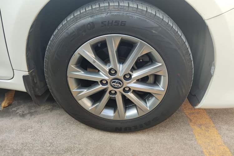 Used Toyota Camry 2016 2.0G 10th Anniversary Luxury Edition Right Front Wheel Hub