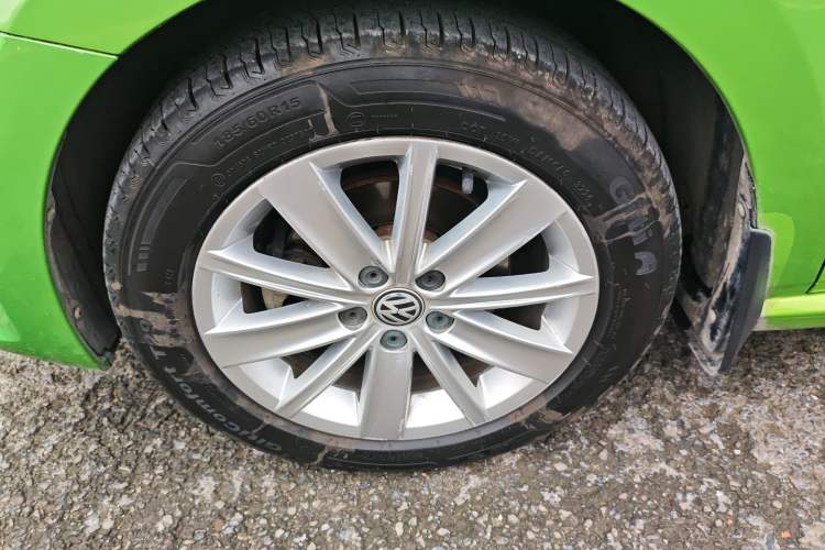 Used Volkswagen Polo 2014 1.6L Automatic Comfort Edition Left Front Wheel Hub