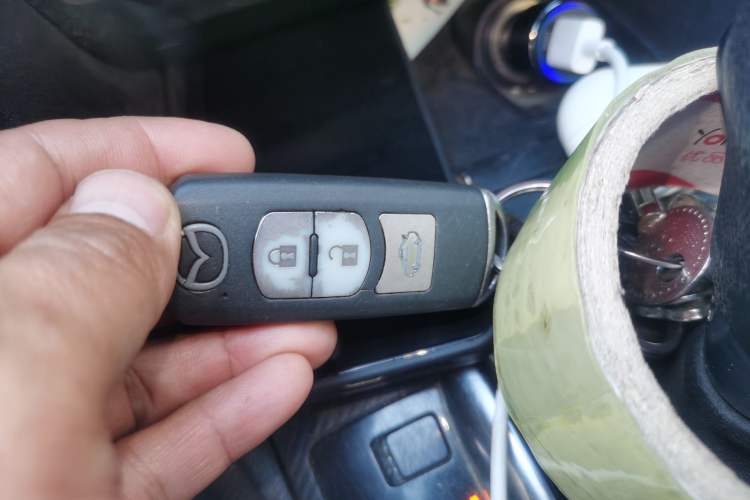 Used Mazda 3 Axela 2016 Sedan 1.5L Automatic Comfort Model