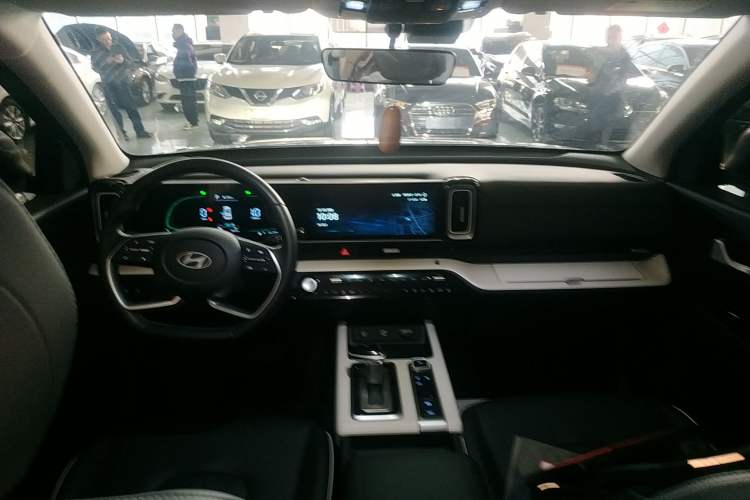 Used Hyundai ix35 2023 Musso 2.0L Deluxe Edition DLX
