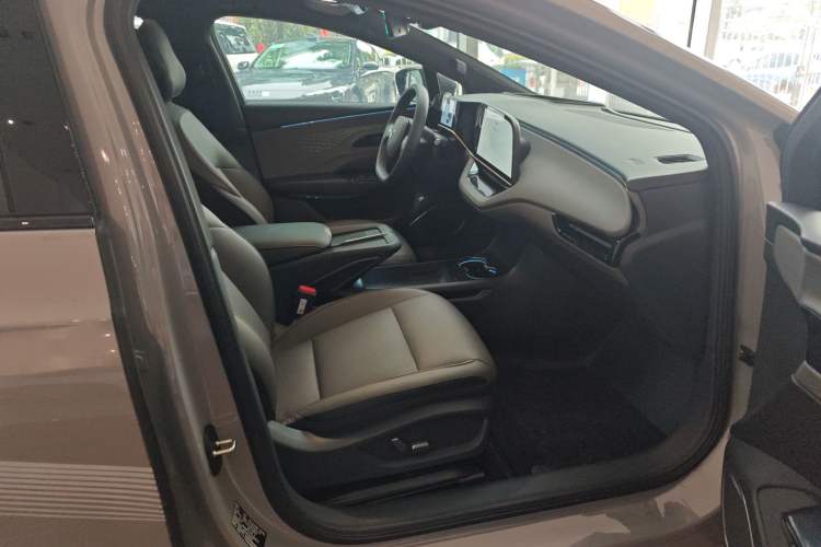 Used Hongqi EH7 2025 640 All-Wheel Drive Smart Selection Edition