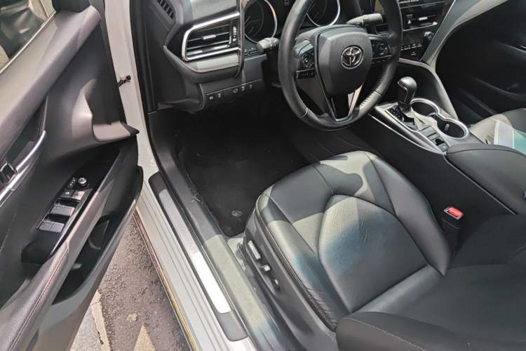 Used Toyota Camry 2023 2.0G Luxury Edition