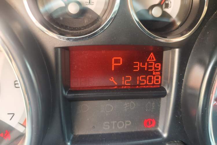 Used Peugeot 308 2014 Enjoy Edition Classic 1.6L Automatic Premium Model Odometer Close Up