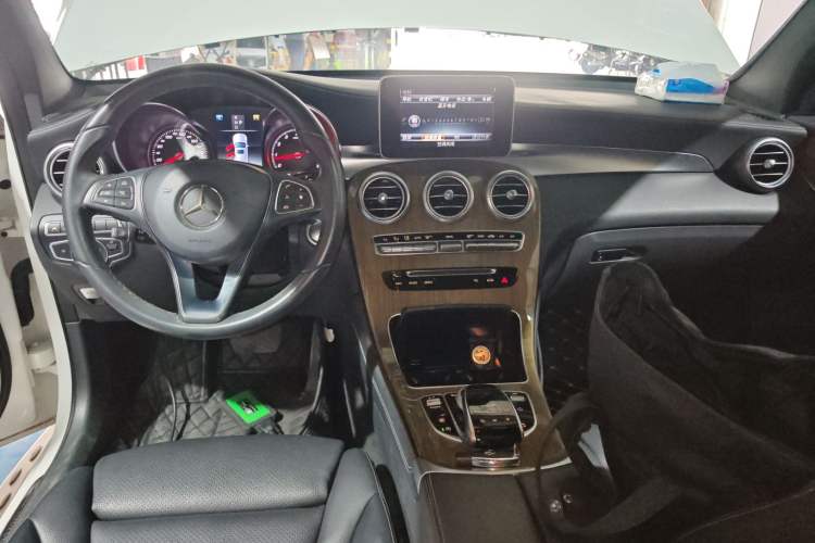 Used Mercedes-Benz GLC Coupe 2017 GLC 260 4MATIC Coupe SUV
