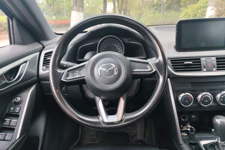 Used Mazda CX-4 2018 2.0L Automatic Two-Wheel Drive Blue Sky Dynamic Version China V Standard Steering Wheel
