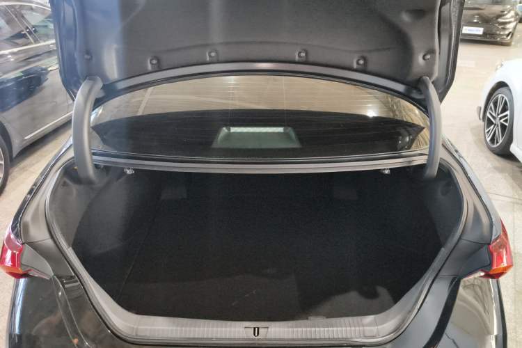 Used Toyota Avalon 2023 2.5L Touring Premium Edition Trunk