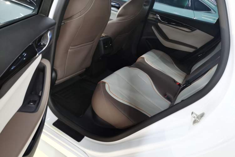 Used BYD Qin PLUS 2024 Honor Edition EV 420KM Beyond Model
