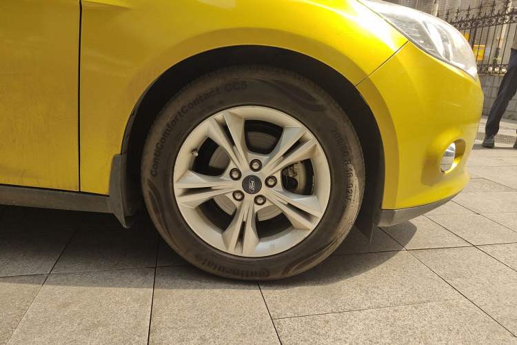 Used Ford Focus 2012 Hatchback 1.6L Manual Fashion Edition
