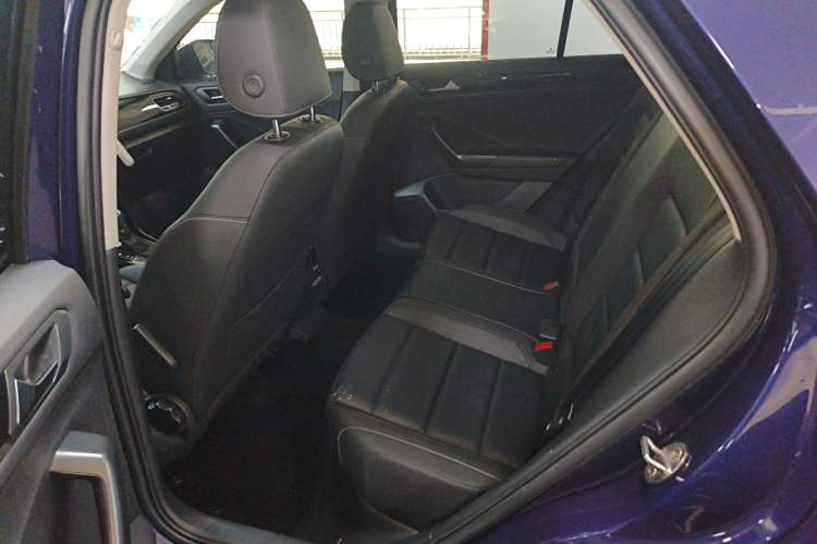 Used Volkswagen T-ROC 2021 280TSI DSG Two-Wheel Drive Comfort Connect Edition