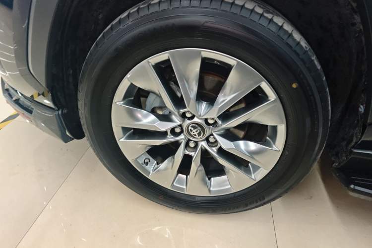 Used Toyota Wildlander 2020 2.0L CVT Two-Wheel Drive Luxury Edition Left Front Wheel Hub