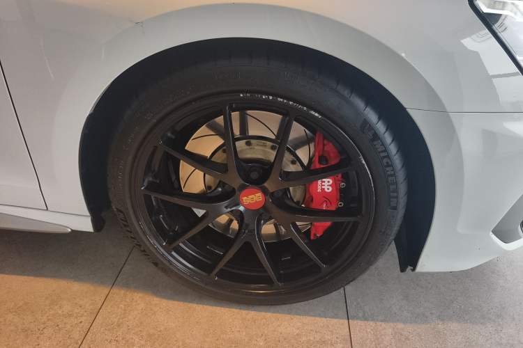 Used Audi A3 2021 Sportback 35 TFSI Fashionable Sports Model Right Front Wheel Hub