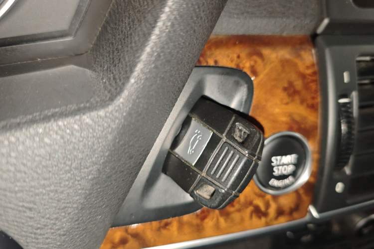 Used BMW X5 2011 xDrive35i Leading Model Vehicle Key