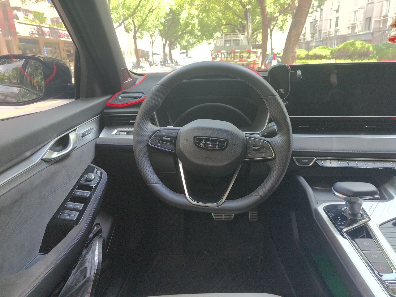 Geely Auto Preface 2024 2.0TD Xiaohan Edition — снимка 10