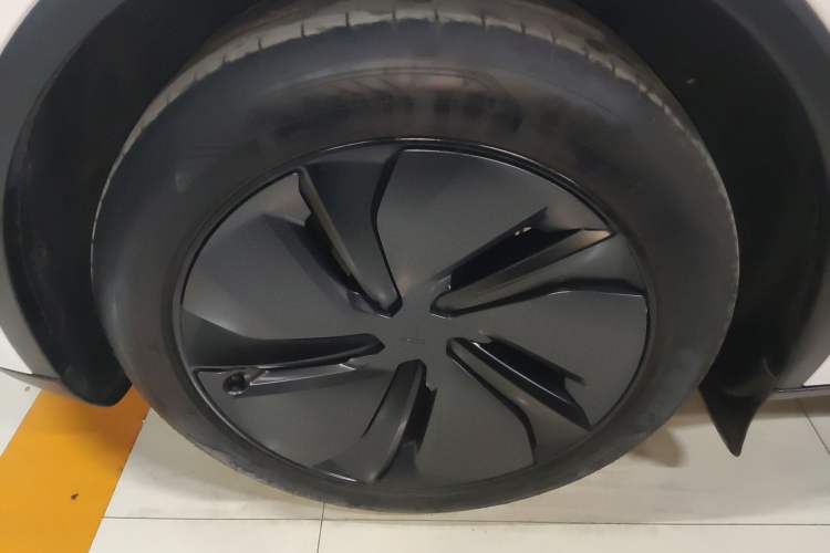 Used Tesla Model Y 2025 Rear-Wheel-Drive Version