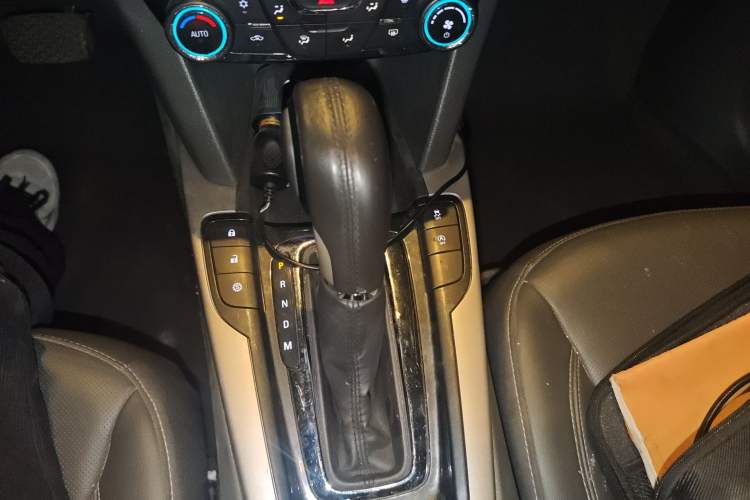 Used Chevrolet Malibu 2018 530T Automatic Luxury Edition Gear Lever
