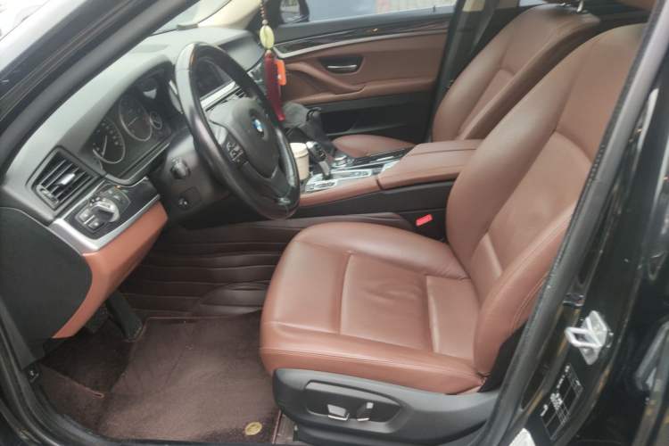 Used BMW 5 Series 2017 520Li Elegant Edition
