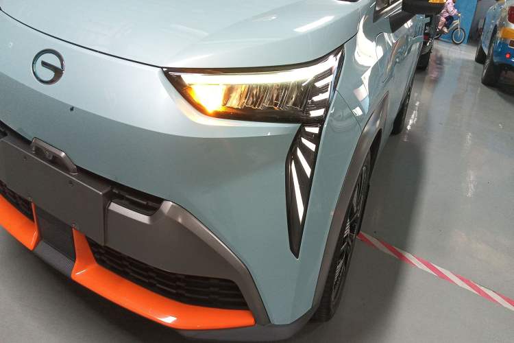 Used AION Y 2022 70 Tech Edition Lithium Iron Phosphate
