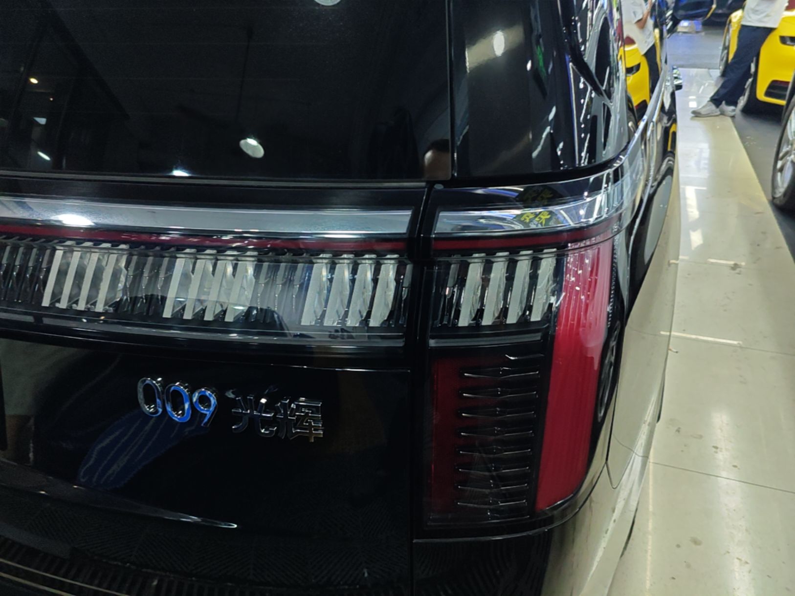 Zeekr 009 2024 GAC Trumpchi — снимка 9