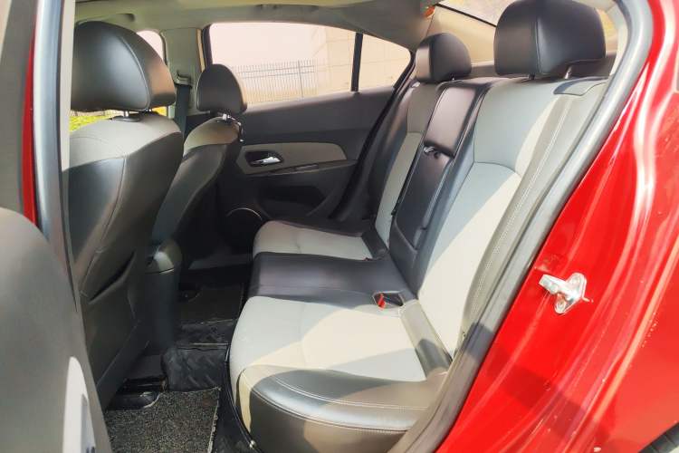 Used Chevrolet Cruze 2012 1.6L SE MT Left Rear Seat