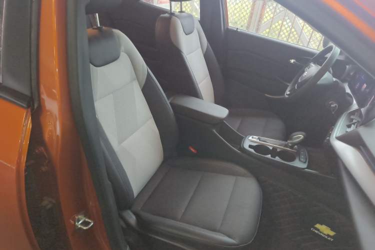 Used Chevrolet Seeker 2022 1.5T CVT Trend-Setting Edition Right Front Seat