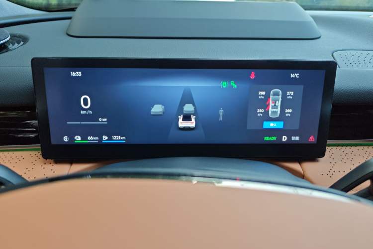 Used Geely Galaxy Galaxy 8 2025 130km EM-i Flagship Edition