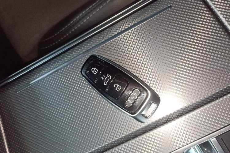 Used Audi A6L 2022 40 TFSI Luxury Dynamic Model Vehicle Key