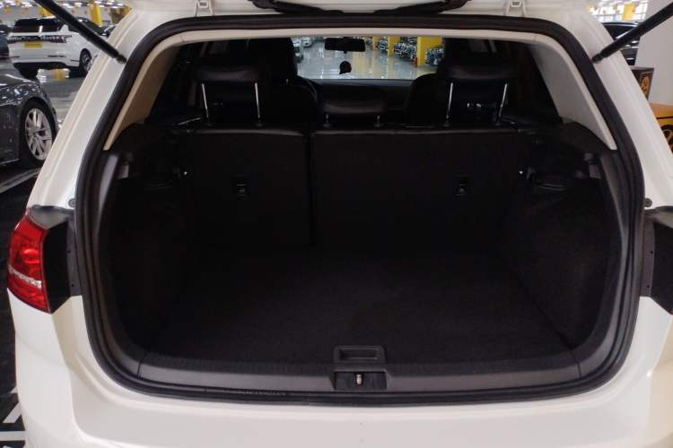 Used Volkswagen Golf 2016 230TSI Automatic Comfort Version
