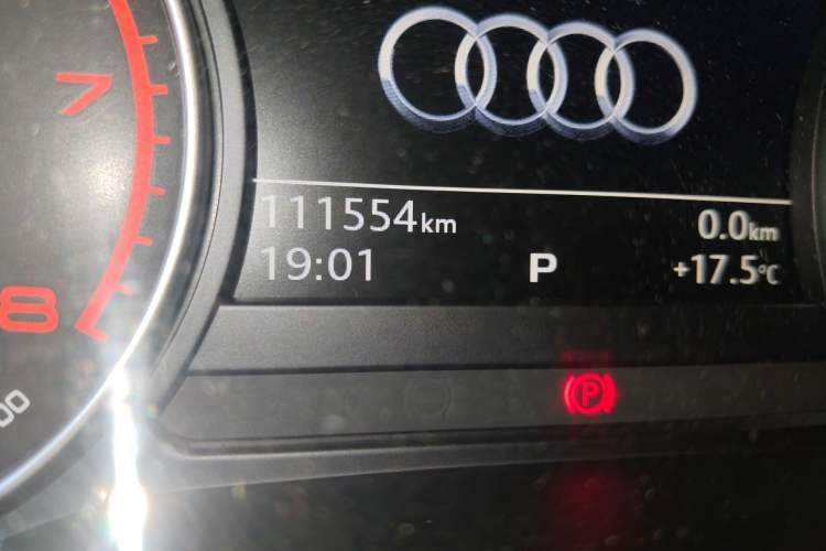 Used Audi A4L 2017 40 TFSI Ambition Edition
