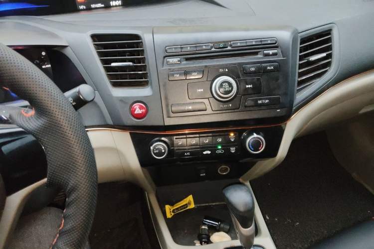 Used Honda Civic 2014 1.8L Automatic Classic Edition Audio And AC Panel