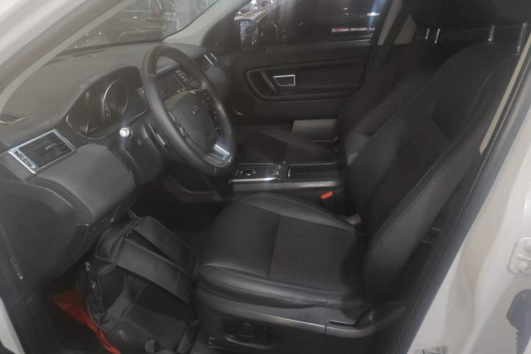 Used Land Rover Discovery Sport 2019 240 PS PURE Edition China VI Standard Left Front Seat