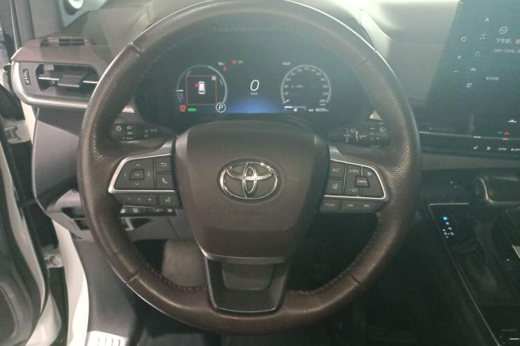 Used Toyota Granvia 2023 2.5L Hybrid Flagship VIP Edition