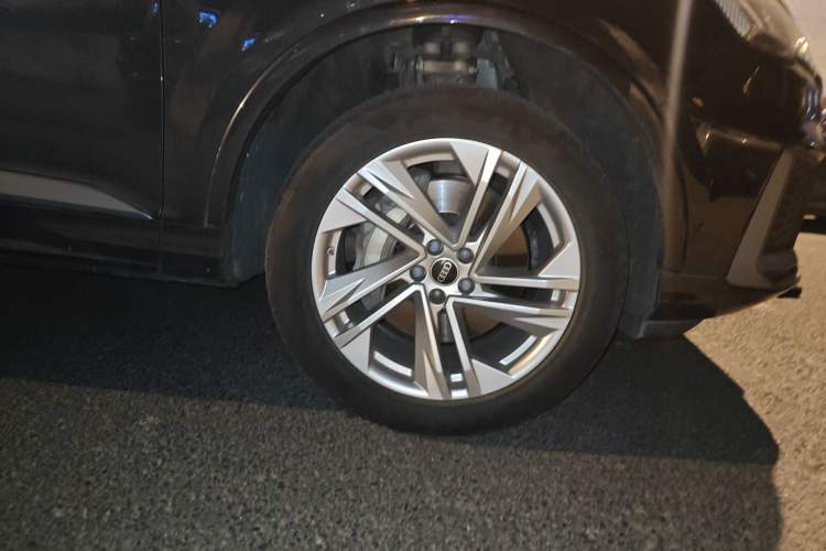 Used Audi Q7 2023 45 TFSI quattro S line Sport model