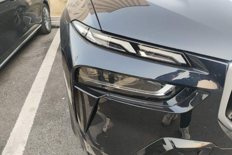 Used BMW X7 2023 xDrive40i Luxury M Sport Package