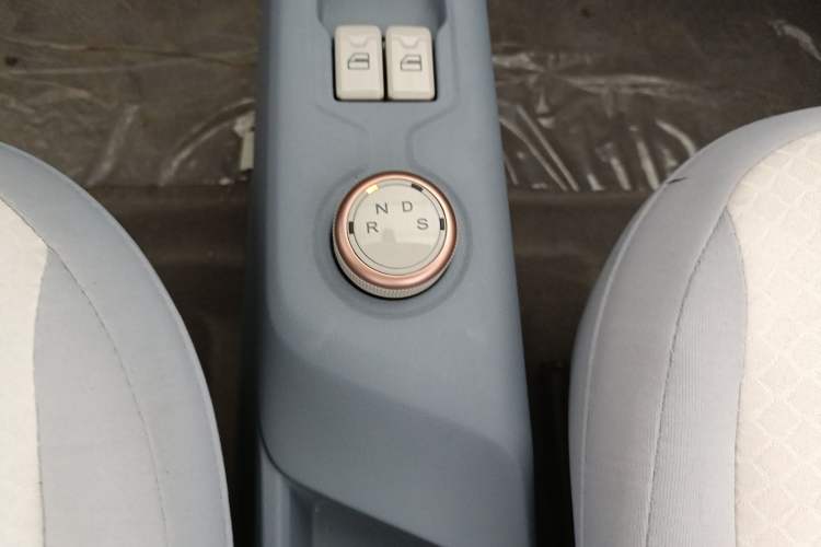 Used Dongfeng Fengon MINIEV 2022 Candy Edition Lightly Sweeted Gear Lever