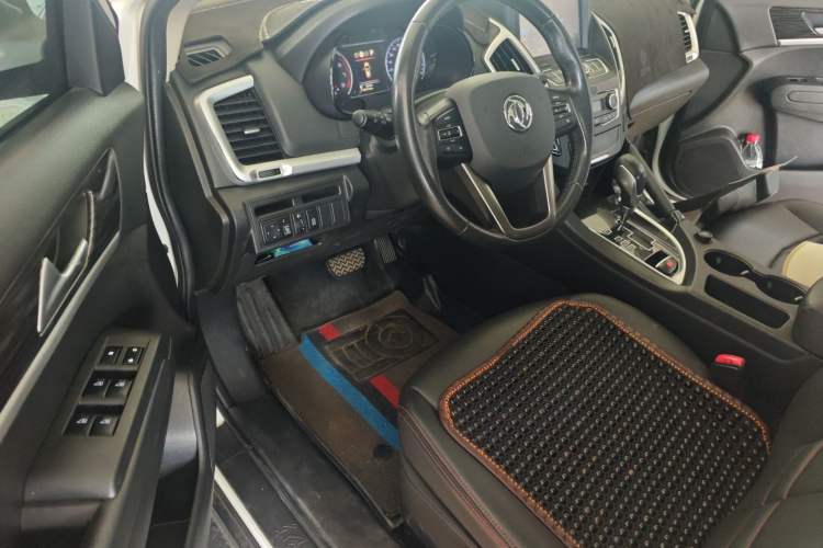 Used Dongfeng Aeolus AX7 2016 2.0L Automatic Zhiyi Trim