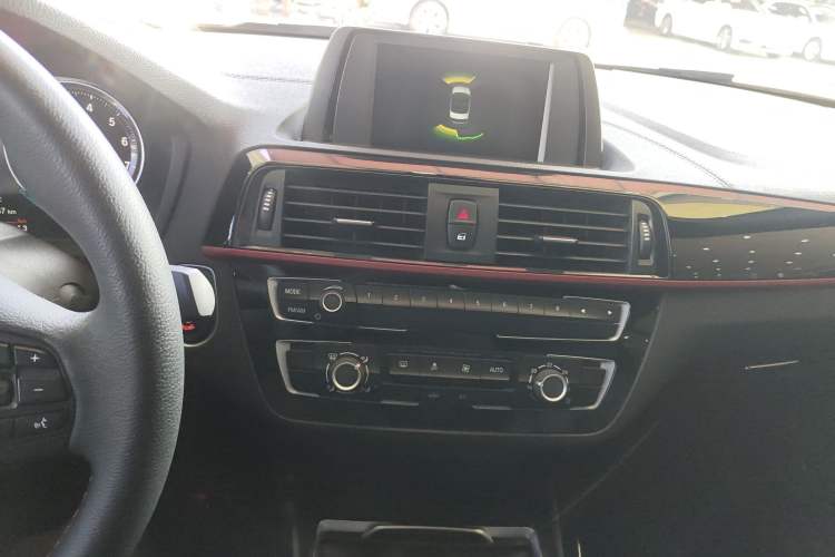 Used BMW 2 Series (Import) 2018 220i Convertible Coupe Sports Design Package
