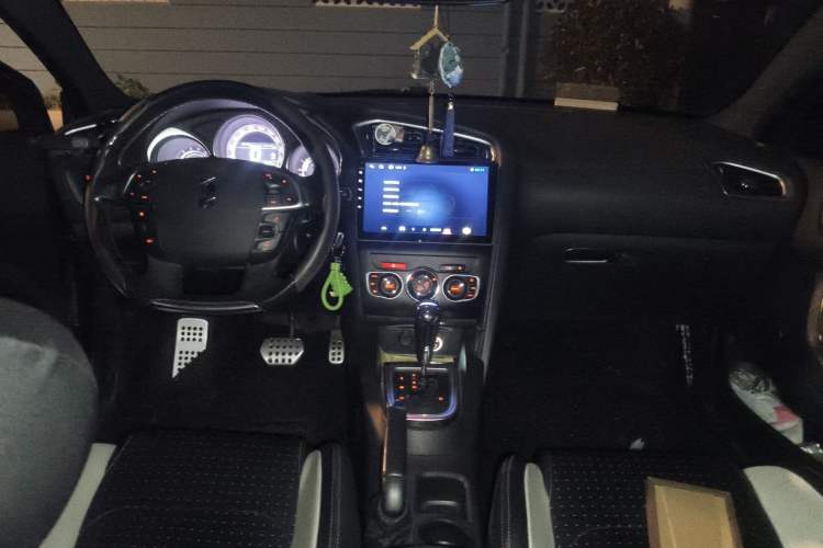 Used DS 4 2012 1.6T Elegant Edition Center Console