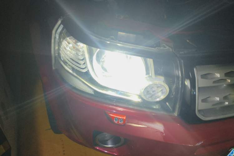 Used Land Rover Freelander 2 2013 2.0T Si4 Dynamic Limited Edition Right Front Headlight