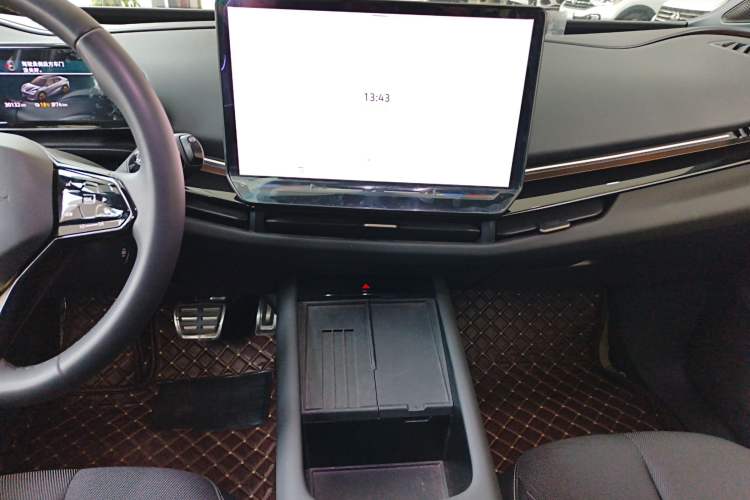 Used Volkswagen ID.UNYX 2024 Pro Long-Range Version Audio And AC Panel