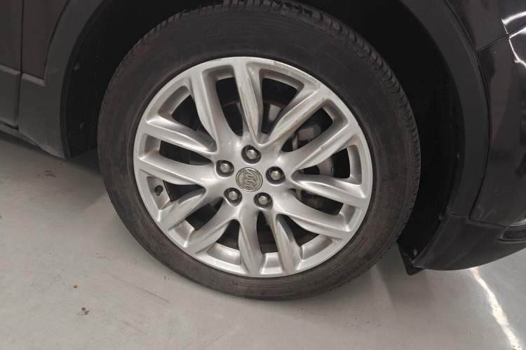Used Buick Envision 2018 28T Four-Wheel Drive Elite Version Right Front Wheel Hub